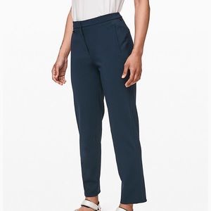 Lululemon on the move pant 12